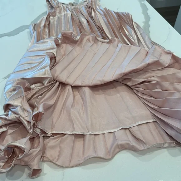 Madly In Love Dress - Mauve Dress S
NWT - Picture 9 of 11